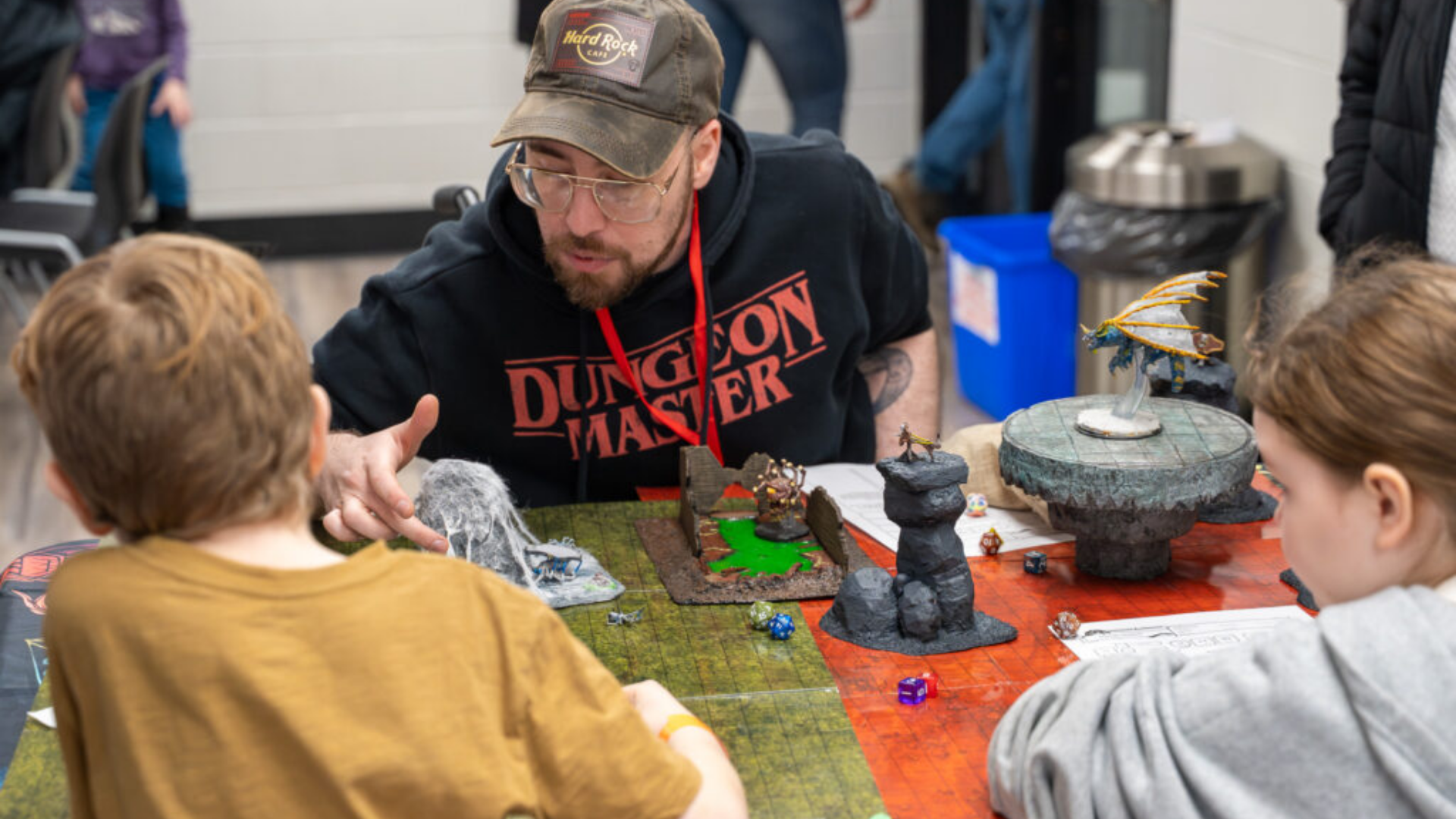 Hands-on workshop with kids and instructor at the expo